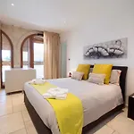 Holiday home Tesoro *